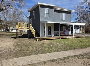 208 E 3rd St, Plankinton, SD 57368
