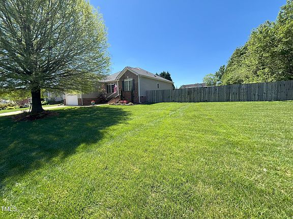 2nd image of 3922 Longmeadow Dr