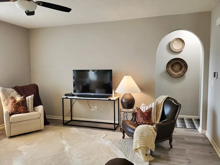 2317 Creekland Dr — Photo 5