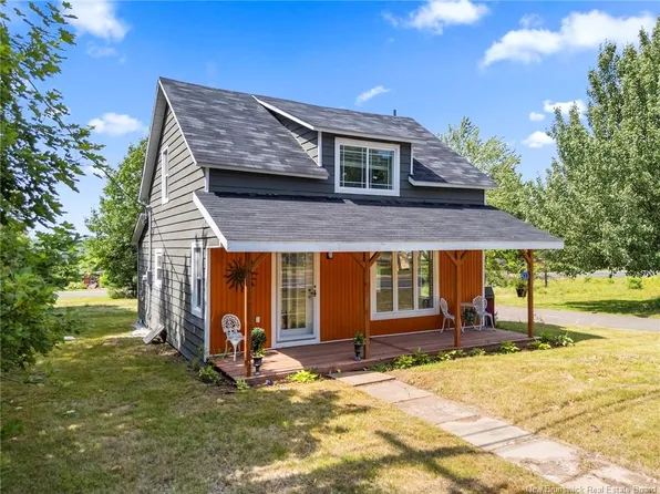 433 Pleasant Dr, Minto, NB E4B 2T2