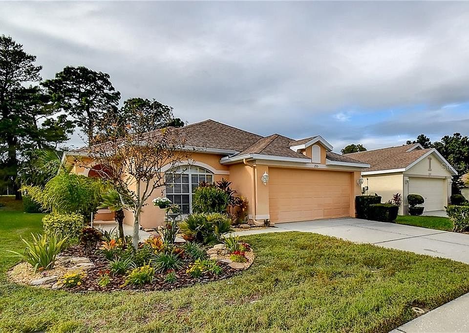 1st image of 2915 Wood Pointe Dr