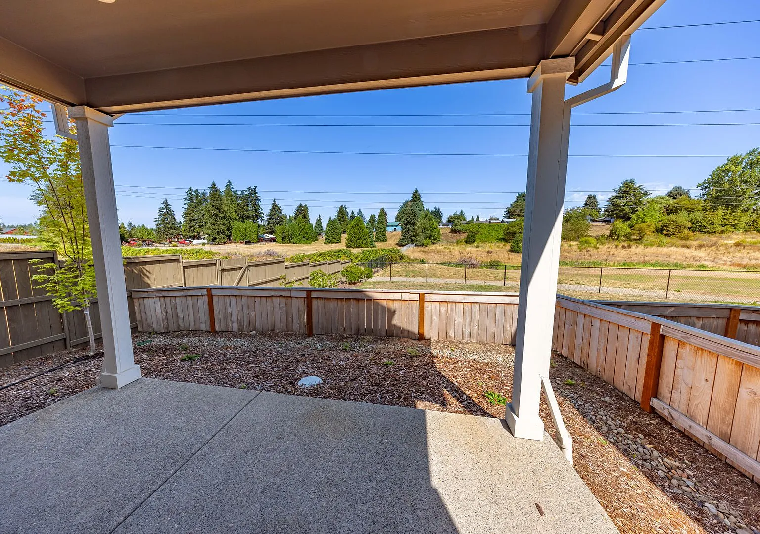 Three bedroom backs to open space. Built in 2022 with AC — Photo 2