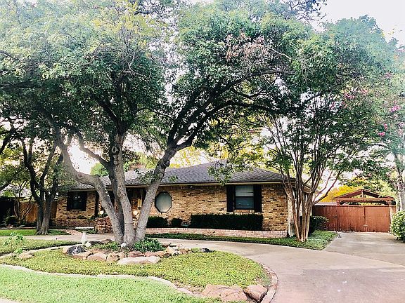 3rd image of 529 Park Ln
