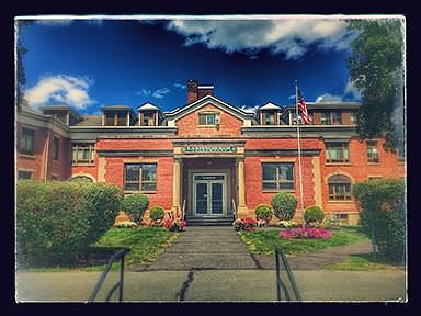 Conveniently Located building