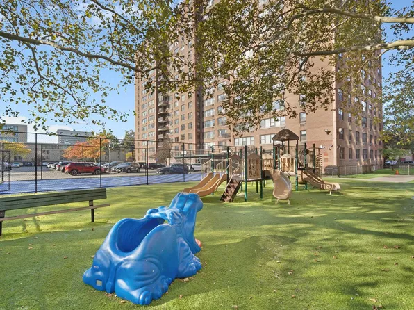 225 Saint Pauls Avenue image 21 of 30