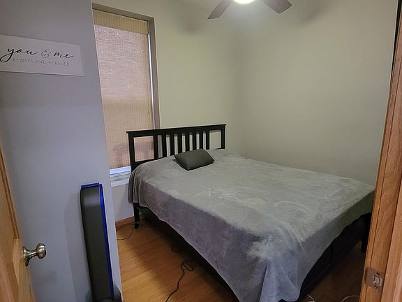 2nd image of 816 N Hermitage Ave APT 2F
