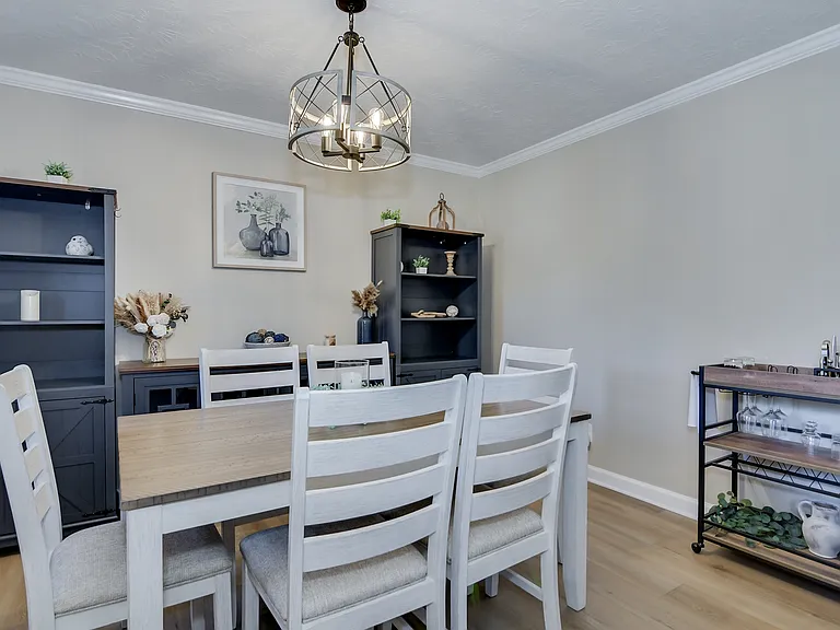 226 Thread Needle Rd E — Photo 14
