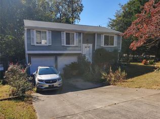 869 Sunfield Dr NW, Lilburn, GA 30047