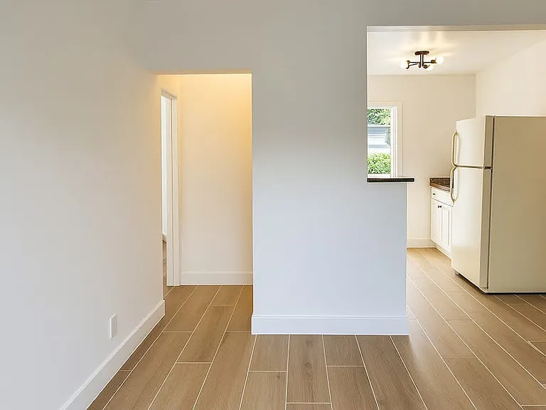 1600 Center St #B1 — Photo 5