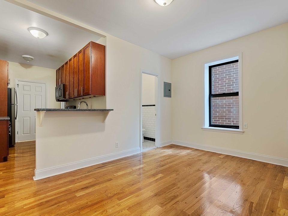 1st image of 201 E 30th St APT 22