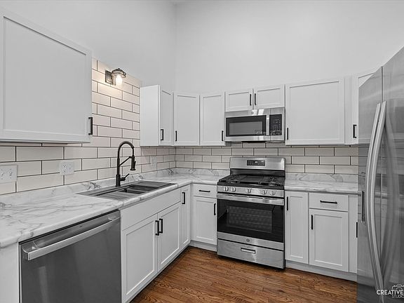 5th image of 306 River Bluff Dr