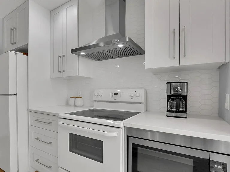 7904 Chapman Oak Ct — Photo 15