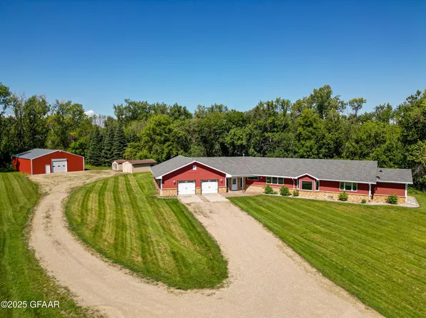 7350 Countryside Ln, Grand Forks, ND 58201