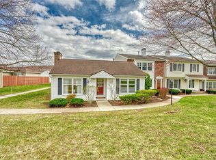 20 New Wickham Dr, Penfield, NY 14526