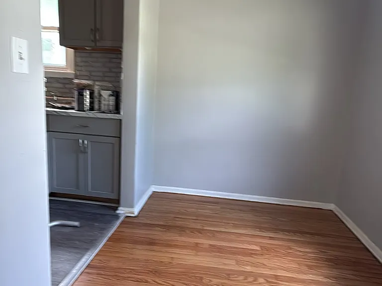 4628 N 24th Pl — Photo 2