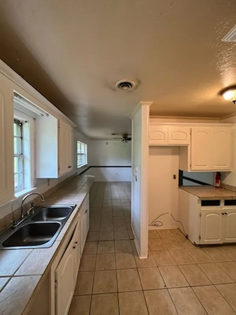 3219 Lakewood Dr Jackson, MS 39212 — Photo 2