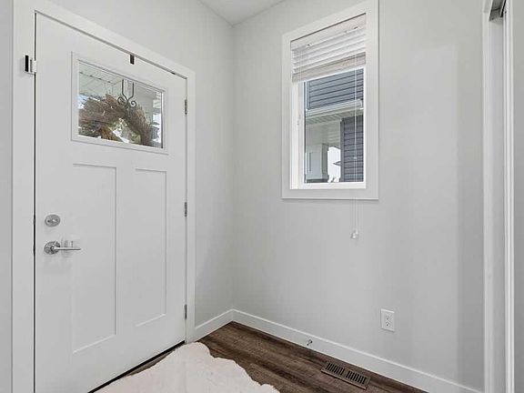 3rd image of 24 N Chelsea Cpe