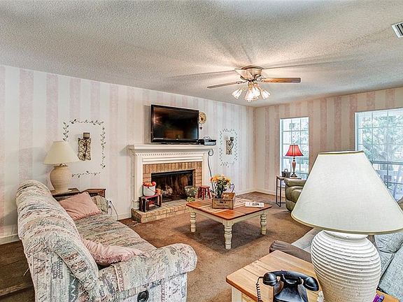4th image of 3908 Blakewood Dr W
