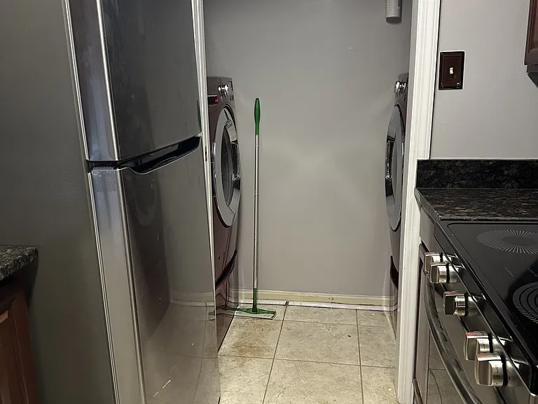 10 King Henry Cir #10 — Photo 18