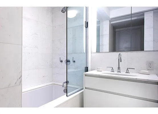 Rented by Warburg | media 33