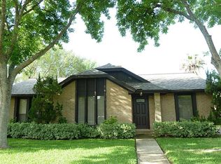 2914 S Blue Meadow Cir, Sugar Land, TX 77479