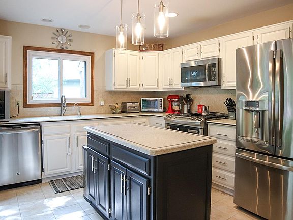 2nd image of 100 Shoemaker Drive