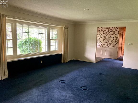 5th image of 3058 Stuart Dr