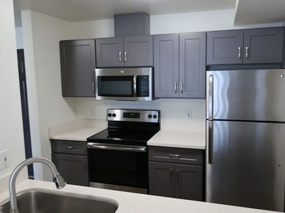 6040 Cali - Spacious 1 & 2 Units | Washer/Dryer | Private Balcony | Lots on Natural Light