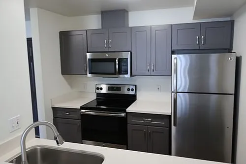 6040 Cali - Spacious 1 & 2 Units | Washer/Dryer | Private Balcony | Lots on Natural Light Photo 1