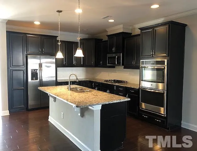 927 Rosepine Dr — Photo 3