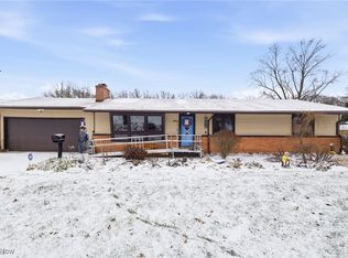 40 Lakeview Dr, Grafton, OH 44044