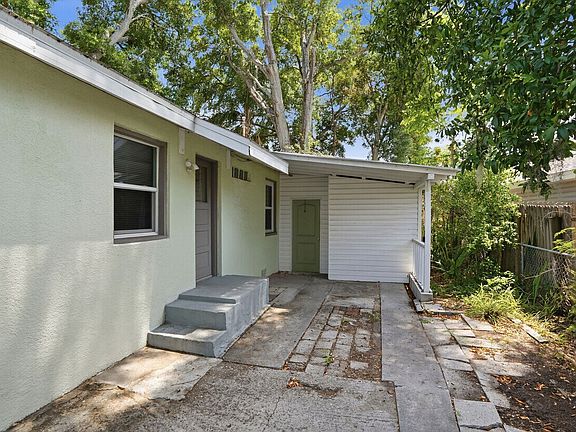 5th image of 409 Lebeau St