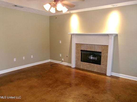 4th image of 106 Basswood Cirle Cir