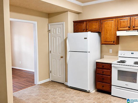 3rd image of 155 Chase Creek Cir