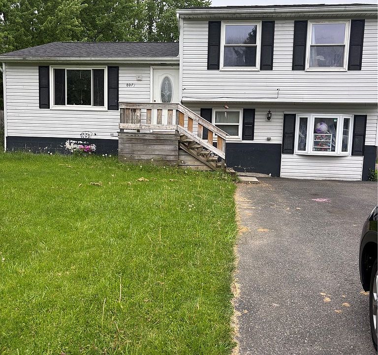 1st image of 8073 Pickett Ln