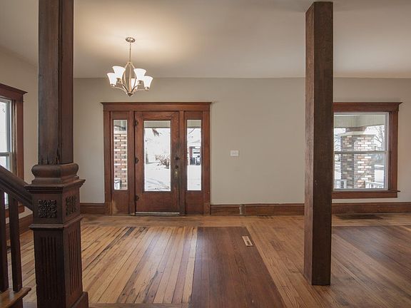 5th image of 119 S Chautauqua Ave