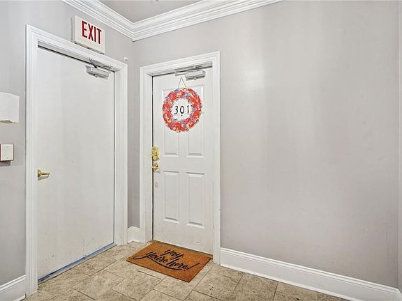 4th image of 734 Union St Ste 301