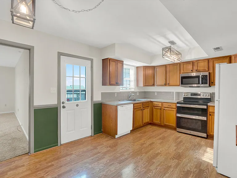 3051 Solar Dr — Photo 3