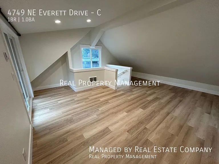 4749 NE Everett Dr #C — Photo 23