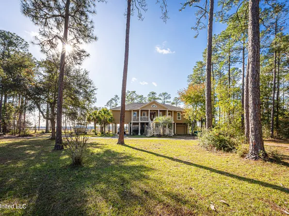 6301 Mary Mahoney Dr, Ocean Springs, MS 39564