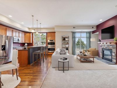 1244 County Road D E Unit 106, Maplewood, MN, 55109