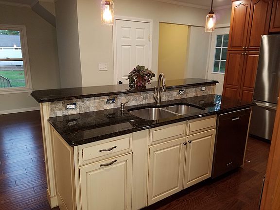 4th image of 706 S James St