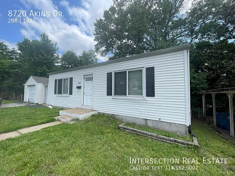 8720 Akins Dr — Photo 2