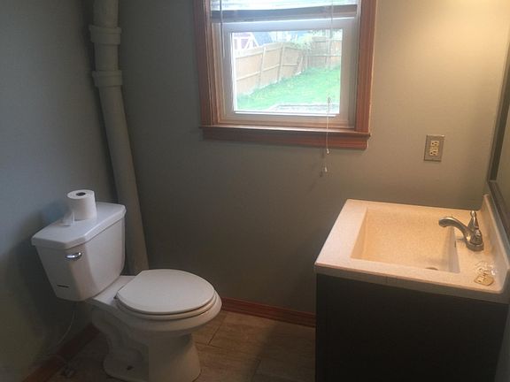 5th image of 605 Sherwood Ave