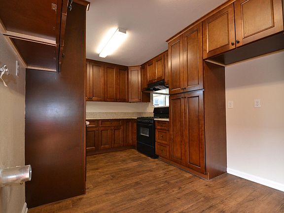 4th image of 18801 E Vine Ave