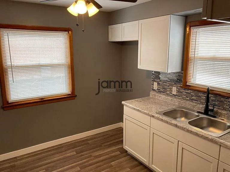 6099 Ridge Rd #1 — Photo 7