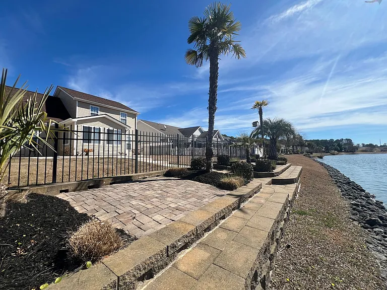 351 Vermillion Dr — Photo 42