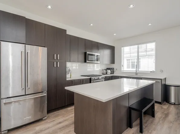 158 171st St #60, Surrey, BC V3Z 0X1