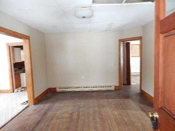 3rd image of 15 Delaware Ave