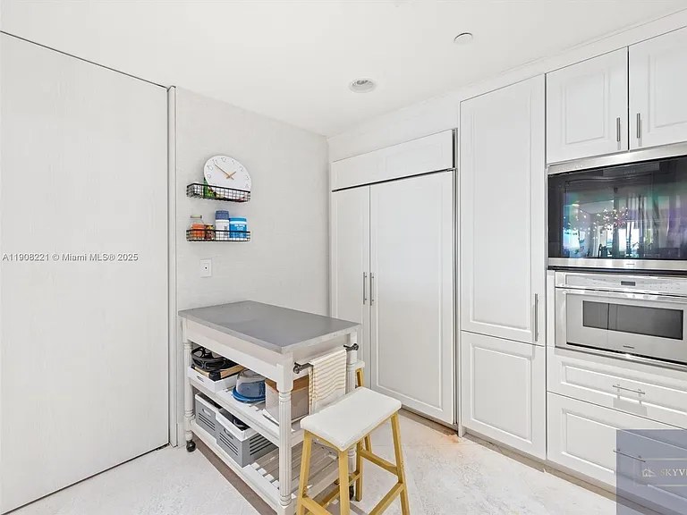 5142 Fisher Island Dr #5142 — Photo 12